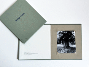 Contact in folio